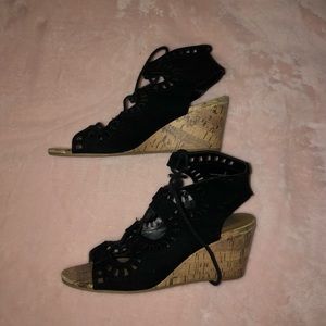 Black wedges